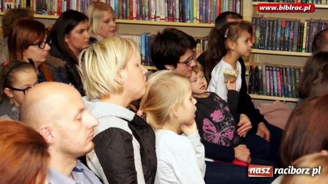 Zdjęcie w galerii na portalu naszraciborz.pl: W raciborskiej bibliotece rozstrzygnięto og&oacute;lnopolski konkurs plastyczny wiadomości z regionu