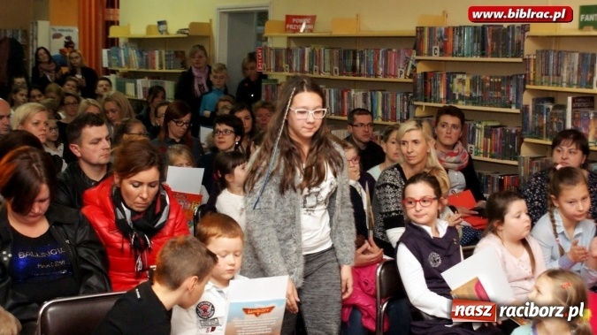 Zdjęcie w galerii na portalu naszraciborz.pl: W raciborskiej bibliotece rozstrzygnięto og&oacute;lnopolski konkurs plastyczny wiadomości z regionu