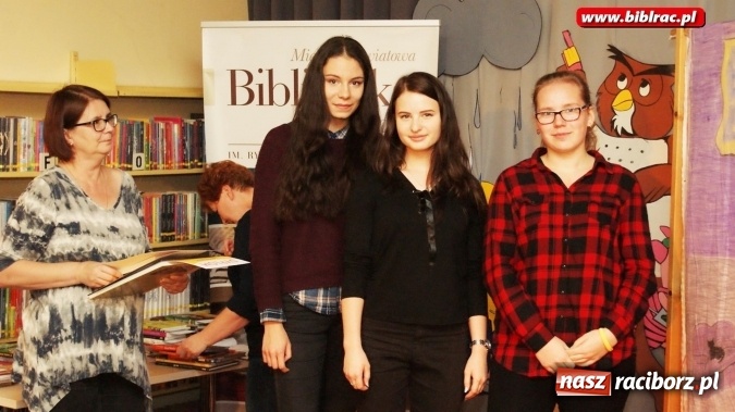 Zdjęcie w galerii na portalu naszraciborz.pl: W raciborskiej bibliotece rozstrzygnięto og&oacute;lnopolski konkurs plastyczny wiadomości z regionu