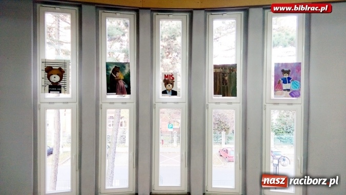 Zdjęcie w galerii na portalu naszraciborz.pl: W raciborskiej bibliotece rozstrzygnięto og&oacute;lnopolski konkurs plastyczny wiadomości z regionu
