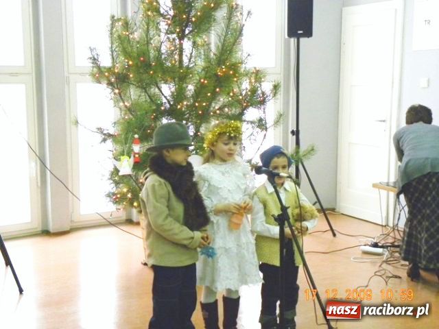 Zdjęcie w galerii na portalu naszraciborz.pl: Kolędowo w bibliotece wiadomości z regionu