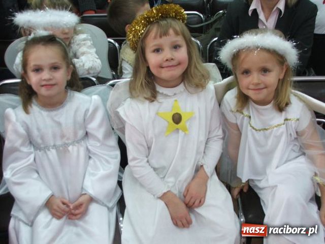 Zdjęcie w galerii na portalu naszraciborz.pl: Kolędowo w bibliotece wiadomości z regionu