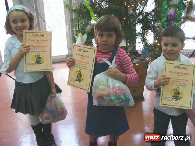 Zdjęcie w galerii na portalu naszraciborz.pl: Kolędowo w bibliotece wiadomości z regionu