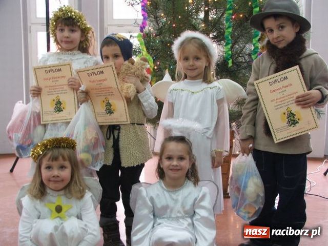 Zdjęcie w galerii na portalu naszraciborz.pl: Kolędowo w bibliotece wiadomości z regionu