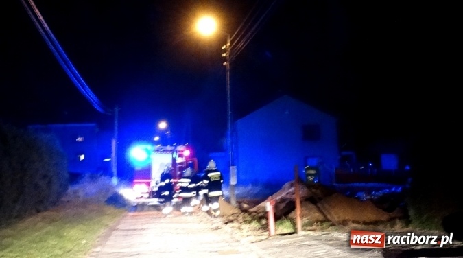 Zdjęcie w galerii na portalu naszraciborz.pl: Alarm w Tworkowie. Koparka uszkodziła sieć gazową. Miejsce zabezpieczają strażacy wiadomości z regionu