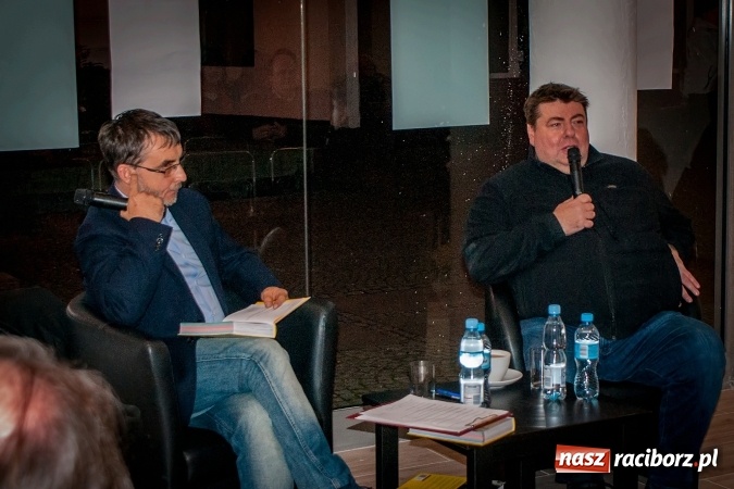 Zdjęcie w galerii na portalu naszraciborz.pl: Kulinarne opowieści Piotra Semki w księgarni Sowa wiadomości z regionu