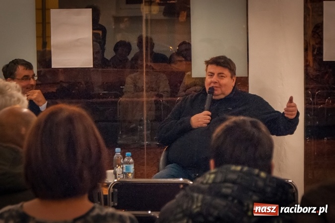 Zdjęcie w galerii na portalu naszraciborz.pl: Kulinarne opowieści Piotra Semki w księgarni Sowa wiadomości z regionu