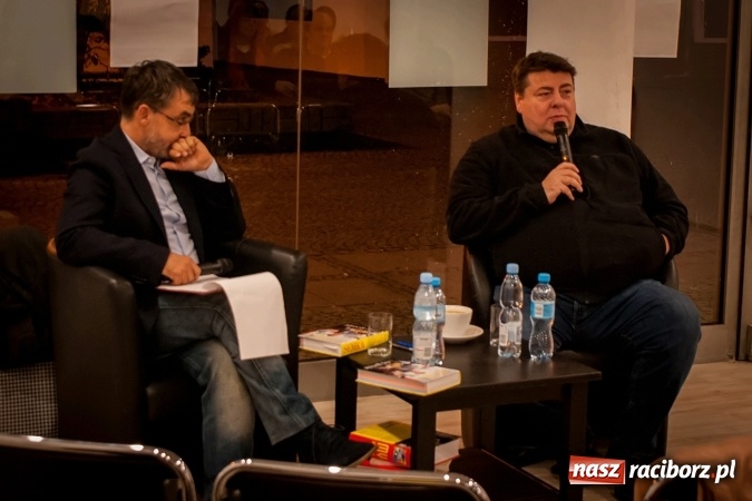 Zdjęcie w galerii na portalu naszraciborz.pl: Kulinarne opowieści Piotra Semki w księgarni Sowa wiadomości z regionu