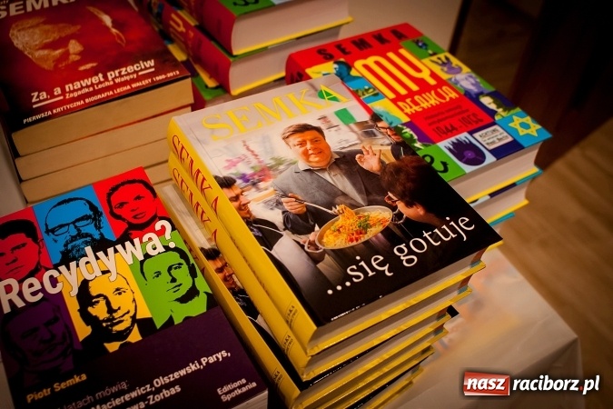 Zdjęcie w galerii na portalu naszraciborz.pl: Kulinarne opowieści Piotra Semki w księgarni Sowa wiadomości z regionu