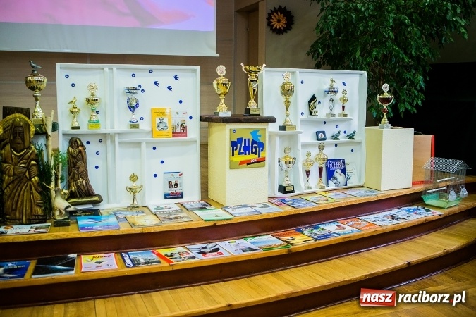 Zdjęcie w galerii na portalu naszraciborz.pl: Wystawa ptaków i gryzoni w Tworkowie wiadomości z regionu