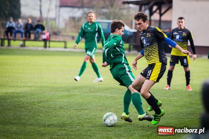 Zdjęcie w galerii na portalu naszraciborz.pl: Pewna wygrana Krzyżanowic w starciu ze Skrzyszowem wiadomości z regionu