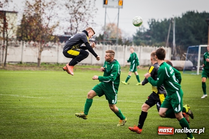 Zdjęcie w galerii na portalu naszraciborz.pl: Pewna wygrana Krzyżanowic w starciu ze Skrzyszowem wiadomości z regionu