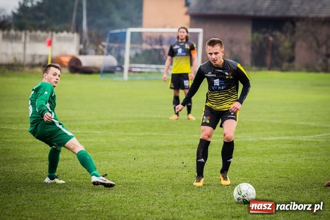 Zdjęcie w galerii na portalu naszraciborz.pl: Pewna wygrana Krzyżanowic w starciu ze Skrzyszowem wiadomości z regionu