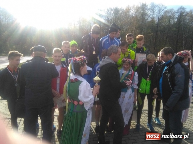 Zdjęcie w galerii na portalu naszraciborz.pl: Wojewódzki finał biegów sztafetowych. Dobre starty raciborzan  wiadomości z regionu