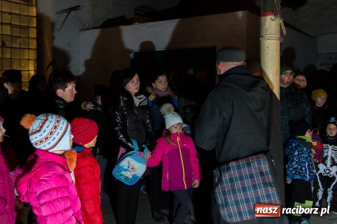 Zdjęcie w galerii na portalu naszraciborz.pl: Upiory i dusze umęczone, czyli spotkanie z duchami na stacji w Rudach  wiadomości z regionu