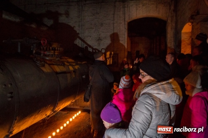 Zdjęcie w galerii na portalu naszraciborz.pl: Upiory i dusze umęczone, czyli spotkanie z duchami na stacji w Rudach  wiadomości z regionu