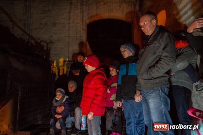 Zdjęcie w galerii na portalu naszraciborz.pl: Upiory i dusze umęczone, czyli spotkanie z duchami na stacji w Rudach  wiadomości z regionu
