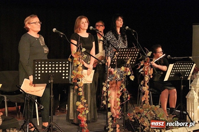 Zdjęcie w galerii na portalu naszraciborz.pl: Zaduszki poetyckie z Atlantydą  wiadomości z regionu