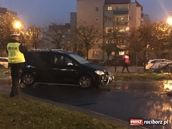 Zdjęcie w galerii na portalu naszraciborz.pl: Potrącenie pieszej na ul. Ocickiej w Raciborzu  wiadomości z regionu