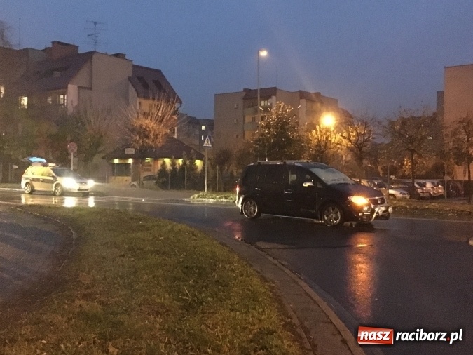 Zdjęcie w galerii na portalu naszraciborz.pl: Potrącenie pieszej na ul. Ocickiej w Raciborzu  wiadomości z regionu