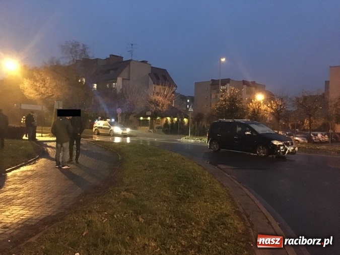 Zdjęcie w galerii na portalu naszraciborz.pl: Potrącenie pieszej na ul. Ocickiej w Raciborzu  wiadomości z regionu