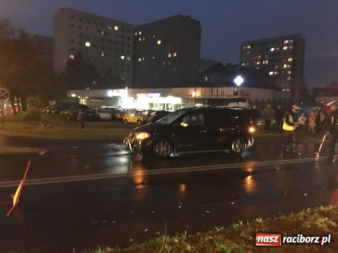 Zdjęcie w galerii na portalu naszraciborz.pl: Potrącenie pieszej na ul. Ocickiej w Raciborzu  wiadomości z regionu