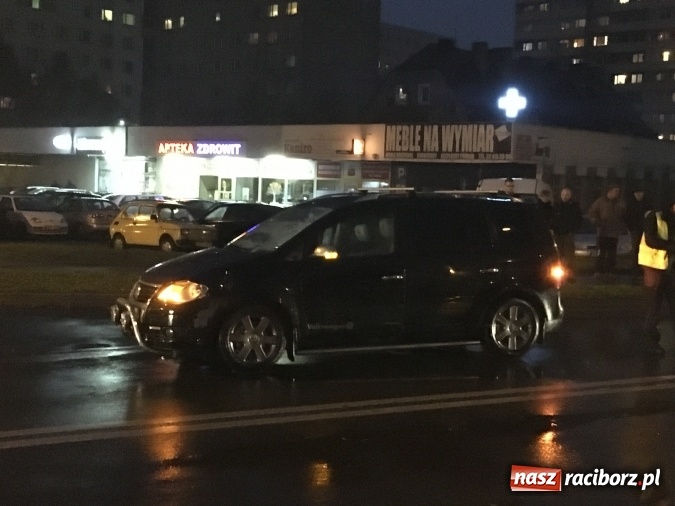 Zdjęcie w galerii na portalu naszraciborz.pl: Potrącenie pieszej na ul. Ocickiej w Raciborzu  wiadomości z regionu