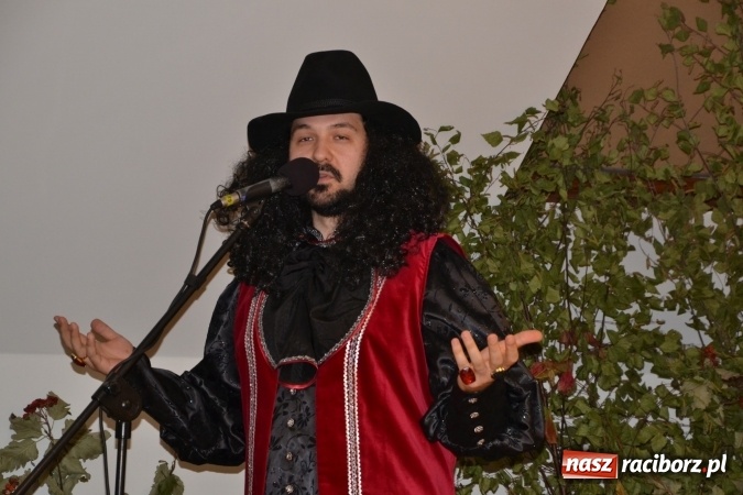 Zdjęcie w galerii na portalu naszraciborz.pl: Graj piękny Cyganie - program rozrywkowy na Zamku Piastowskim  wiadomości z regionu