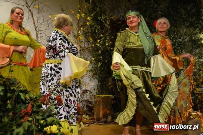 Zdjęcie w galerii na portalu naszraciborz.pl: Graj piękny Cyganie - program rozrywkowy na Zamku Piastowskim  wiadomości z regionu