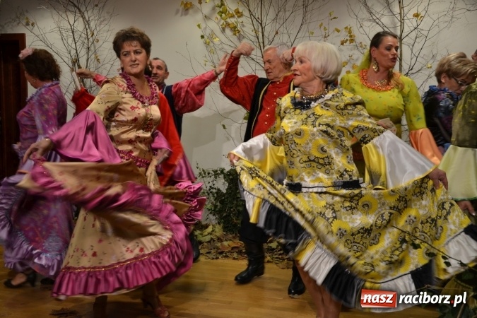 Zdjęcie w galerii na portalu naszraciborz.pl: Graj piękny Cyganie - program rozrywkowy na Zamku Piastowskim  wiadomości z regionu