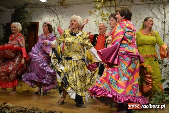 Zdjęcie w galerii na portalu naszraciborz.pl: Graj piękny Cyganie - program rozrywkowy na Zamku Piastowskim  wiadomości z regionu