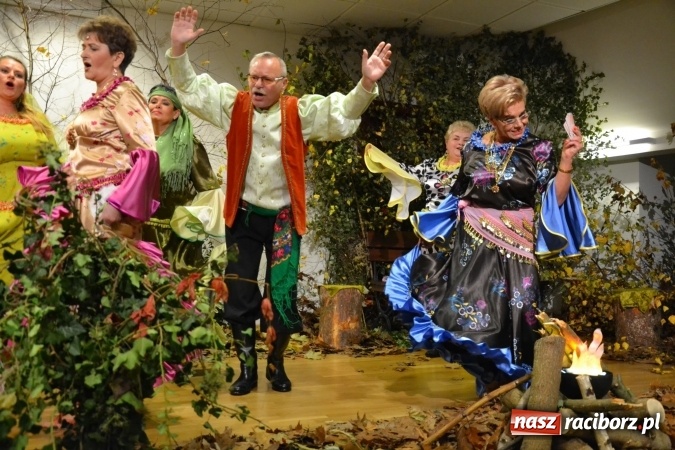 Zdjęcie w galerii na portalu naszraciborz.pl: Graj piękny Cyganie - program rozrywkowy na Zamku Piastowskim  wiadomości z regionu