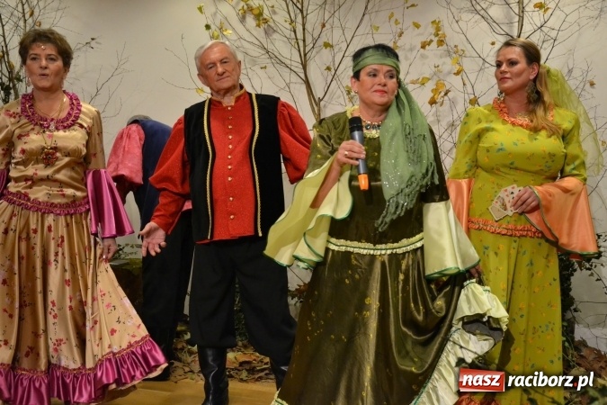 Zdjęcie w galerii na portalu naszraciborz.pl: Graj piękny Cyganie - program rozrywkowy na Zamku Piastowskim  wiadomości z regionu
