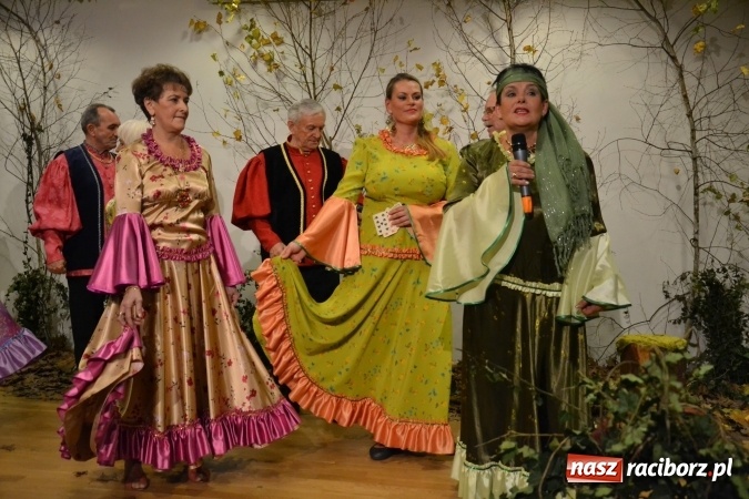 Zdjęcie w galerii na portalu naszraciborz.pl: Graj piękny Cyganie - program rozrywkowy na Zamku Piastowskim  wiadomości z regionu