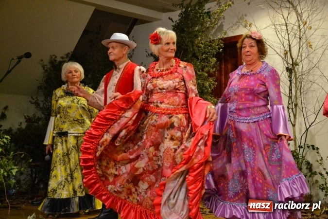 Zdjęcie w galerii na portalu naszraciborz.pl: Graj piękny Cyganie - program rozrywkowy na Zamku Piastowskim  wiadomości z regionu