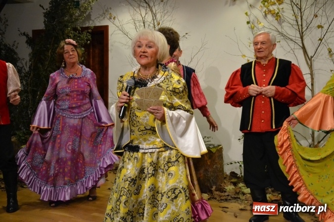 Zdjęcie w galerii na portalu naszraciborz.pl: Graj piękny Cyganie - program rozrywkowy na Zamku Piastowskim  wiadomości z regionu