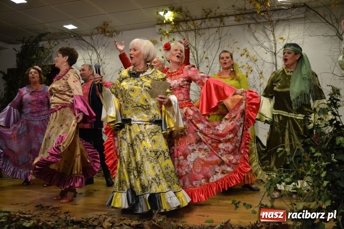 Zdjęcie w galerii na portalu naszraciborz.pl: Graj piękny Cyganie - program rozrywkowy na Zamku Piastowskim  wiadomości z regionu