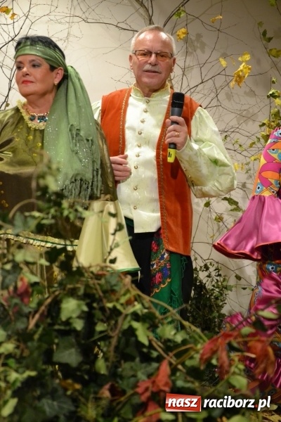 Zdjęcie w galerii na portalu naszraciborz.pl: Graj piękny Cyganie - program rozrywkowy na Zamku Piastowskim  wiadomości z regionu