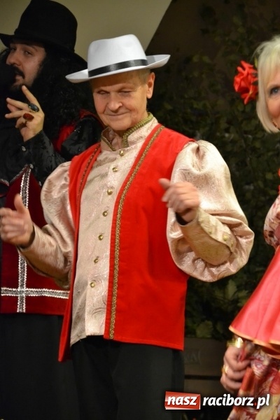 Zdjęcie w galerii na portalu naszraciborz.pl: Graj piękny Cyganie - program rozrywkowy na Zamku Piastowskim  wiadomości z regionu