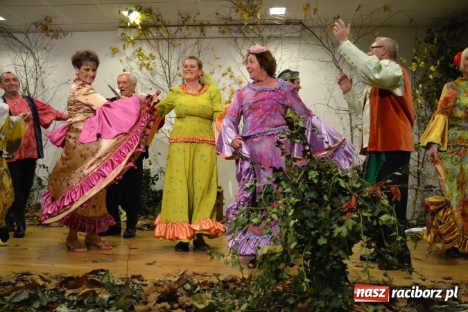 Zdjęcie w galerii na portalu naszraciborz.pl: Graj piękny Cyganie - program rozrywkowy na Zamku Piastowskim  wiadomości z regionu
