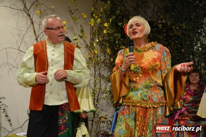 Zdjęcie w galerii na portalu naszraciborz.pl: Graj piękny Cyganie - program rozrywkowy na Zamku Piastowskim  wiadomości z regionu