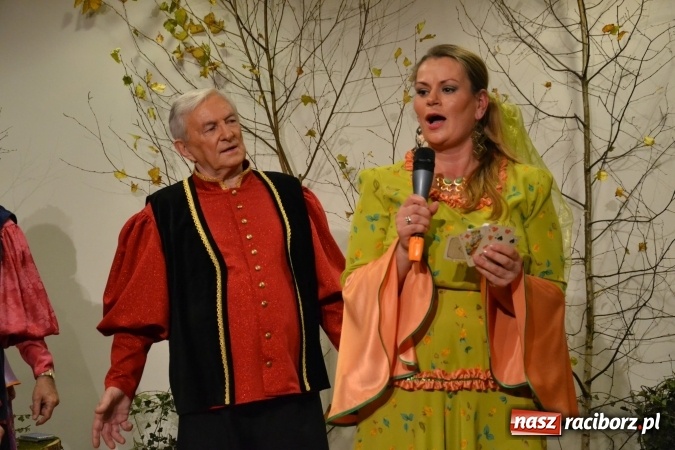 Zdjęcie w galerii na portalu naszraciborz.pl: Graj piękny Cyganie - program rozrywkowy na Zamku Piastowskim  wiadomości z regionu