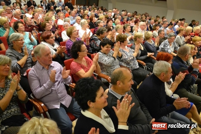 Zdjęcie w galerii na portalu naszraciborz.pl: Graj piękny Cyganie - program rozrywkowy na Zamku Piastowskim  wiadomości z regionu