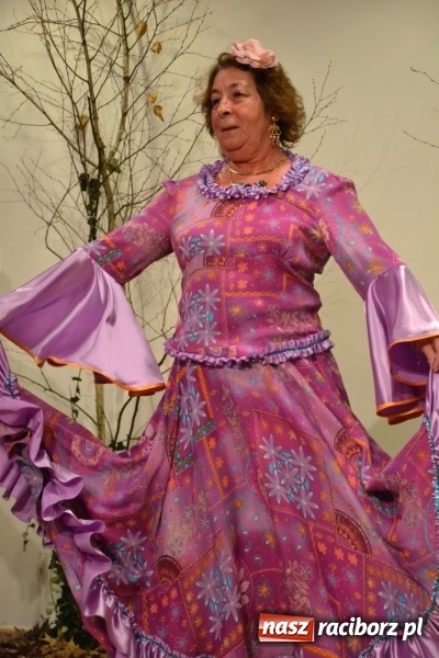Zdjęcie w galerii na portalu naszraciborz.pl: Graj piękny Cyganie - program rozrywkowy na Zamku Piastowskim  wiadomości z regionu