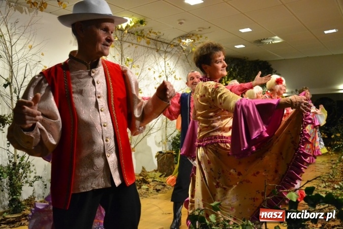 Zdjęcie w galerii na portalu naszraciborz.pl: Graj piękny Cyganie - program rozrywkowy na Zamku Piastowskim  wiadomości z regionu