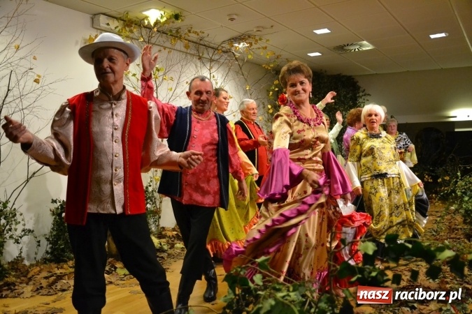 Zdjęcie w galerii na portalu naszraciborz.pl: Graj piękny Cyganie - program rozrywkowy na Zamku Piastowskim  wiadomości z regionu