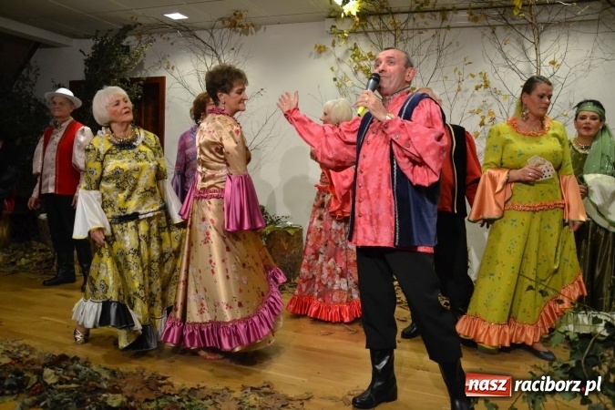 Zdjęcie w galerii na portalu naszraciborz.pl: Graj piękny Cyganie - program rozrywkowy na Zamku Piastowskim  wiadomości z regionu