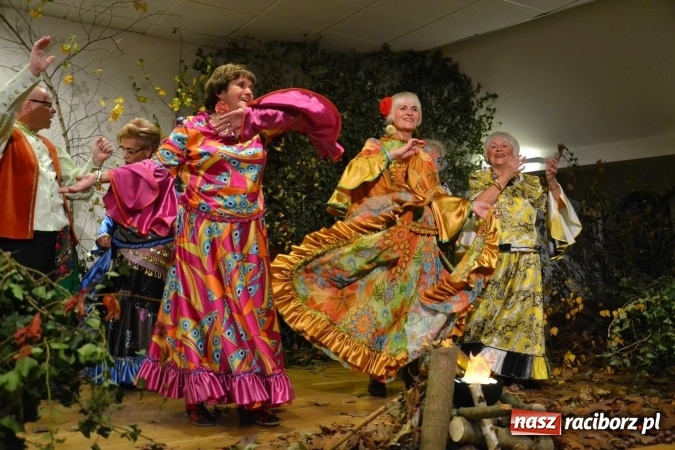 Zdjęcie w galerii na portalu naszraciborz.pl: Graj piękny Cyganie - program rozrywkowy na Zamku Piastowskim  wiadomości z regionu