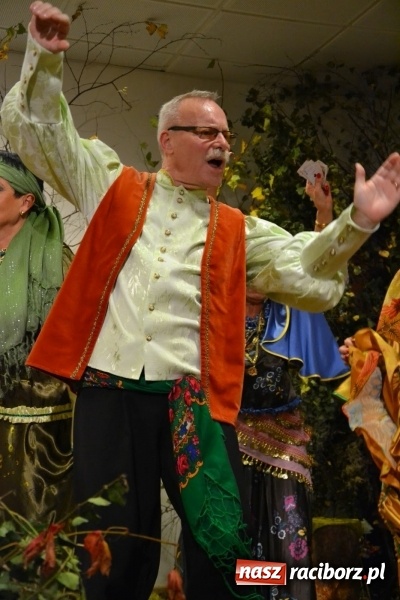 Zdjęcie w galerii na portalu naszraciborz.pl: Graj piękny Cyganie - program rozrywkowy na Zamku Piastowskim  wiadomości z regionu