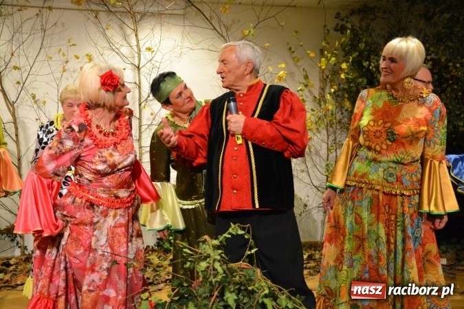 Zdjęcie w galerii na portalu naszraciborz.pl: Graj piękny Cyganie - program rozrywkowy na Zamku Piastowskim  wiadomości z regionu